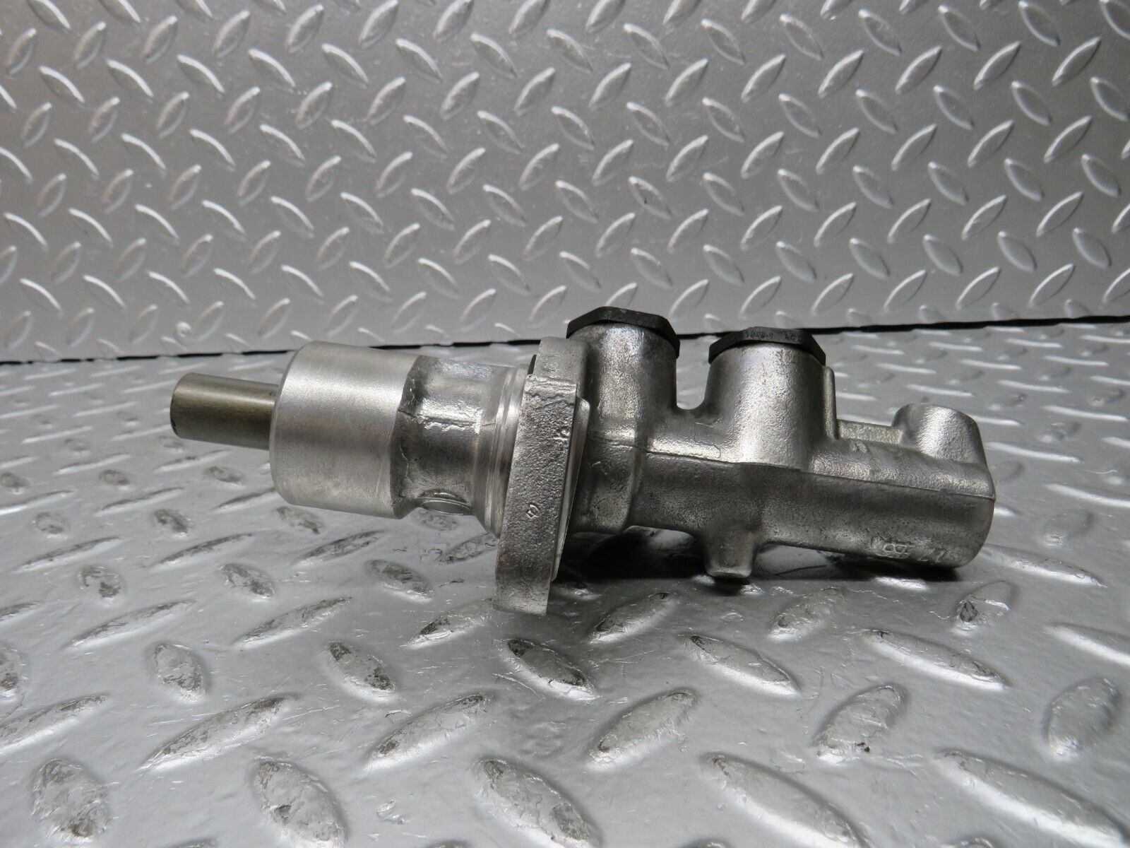 30339 Mercedes-Benz W124 230E Brake Master Cylinder Ate