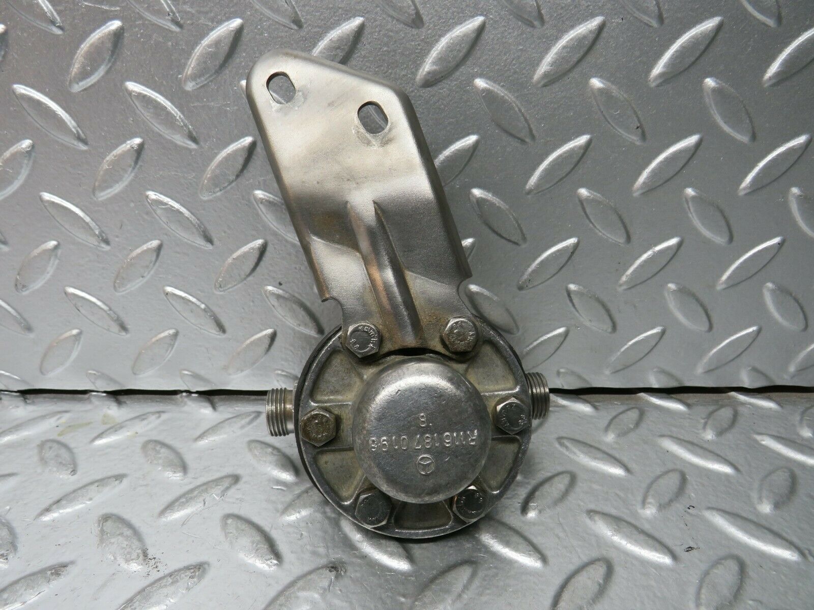 23295 Mercedes-Benz W116 350SE Oil Pressure Damper 1161870196 1161870494