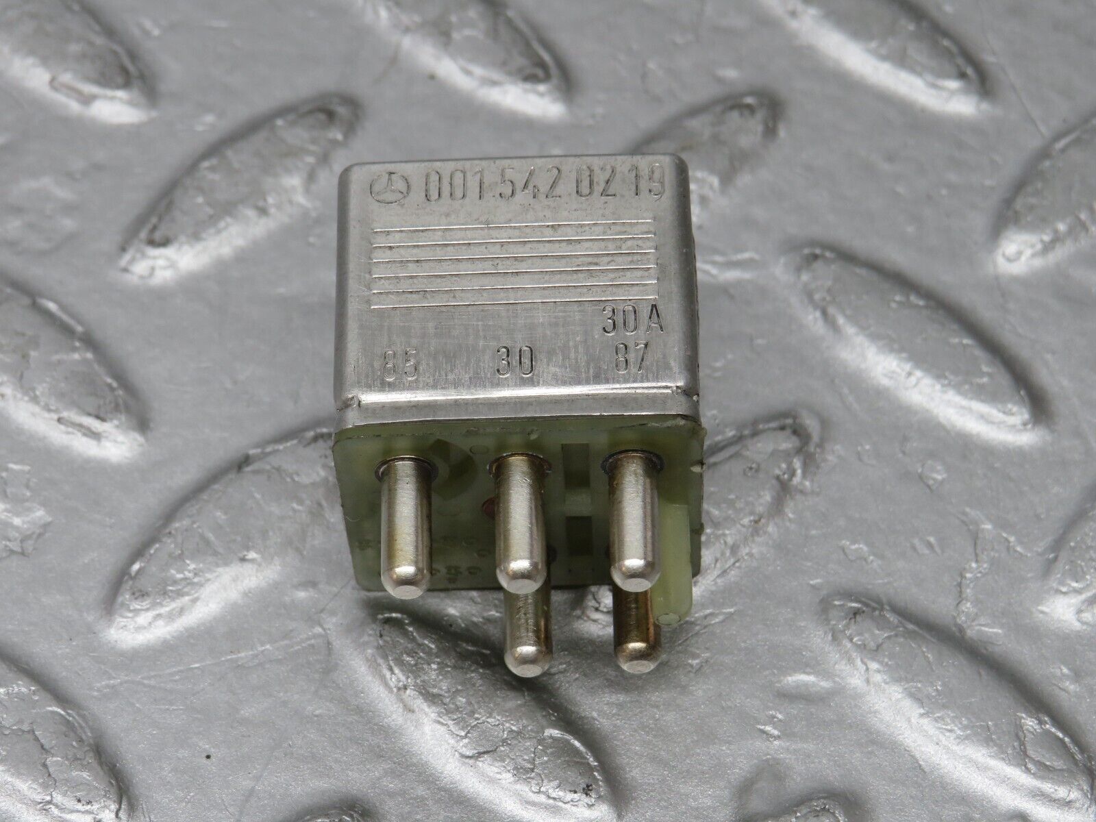 36090 Mercedes-Benz W126 420SE Multi Purpose Relay 0015420219