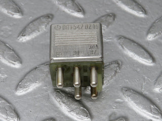 36090 Mercedes-Benz W126 420SE Multi Purpose Relay 0015420219