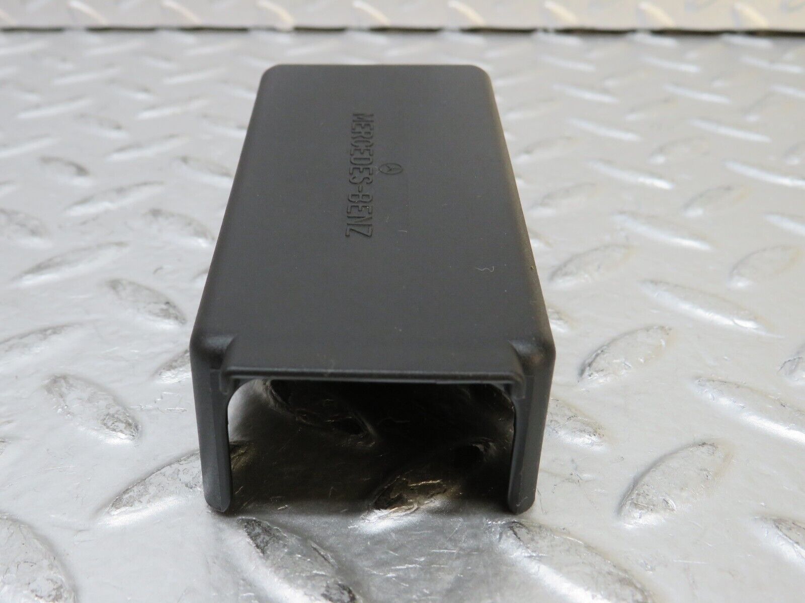 26881 Mercedes-Benz W123 240D Heater Plug Timer Relay Cover 0005454145