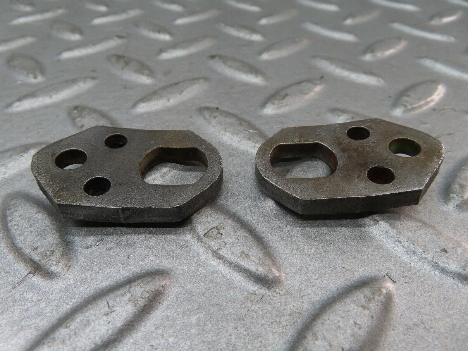 17735 Mercedes-Benz W116 450SEL Fuel Injector Bracket