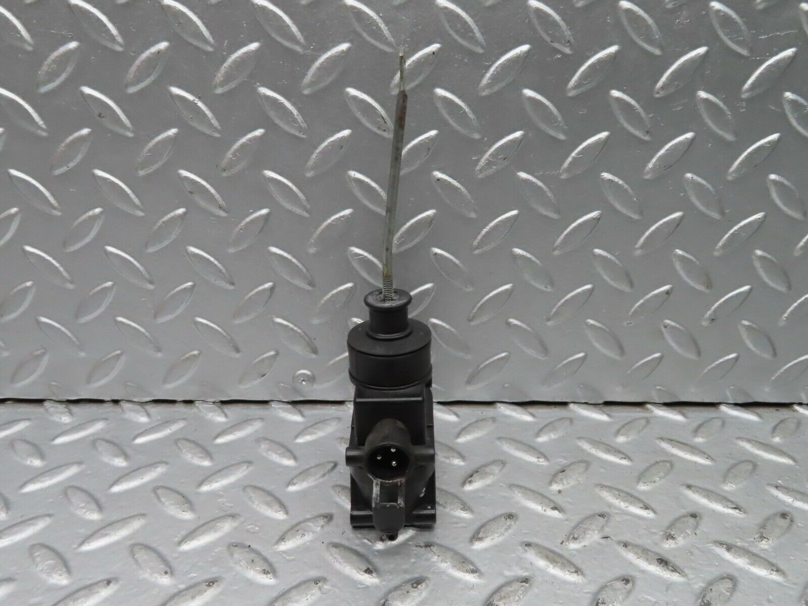21443 Mercedes-Benz W126 300SE Front Door Lock Vacuum Actuator
