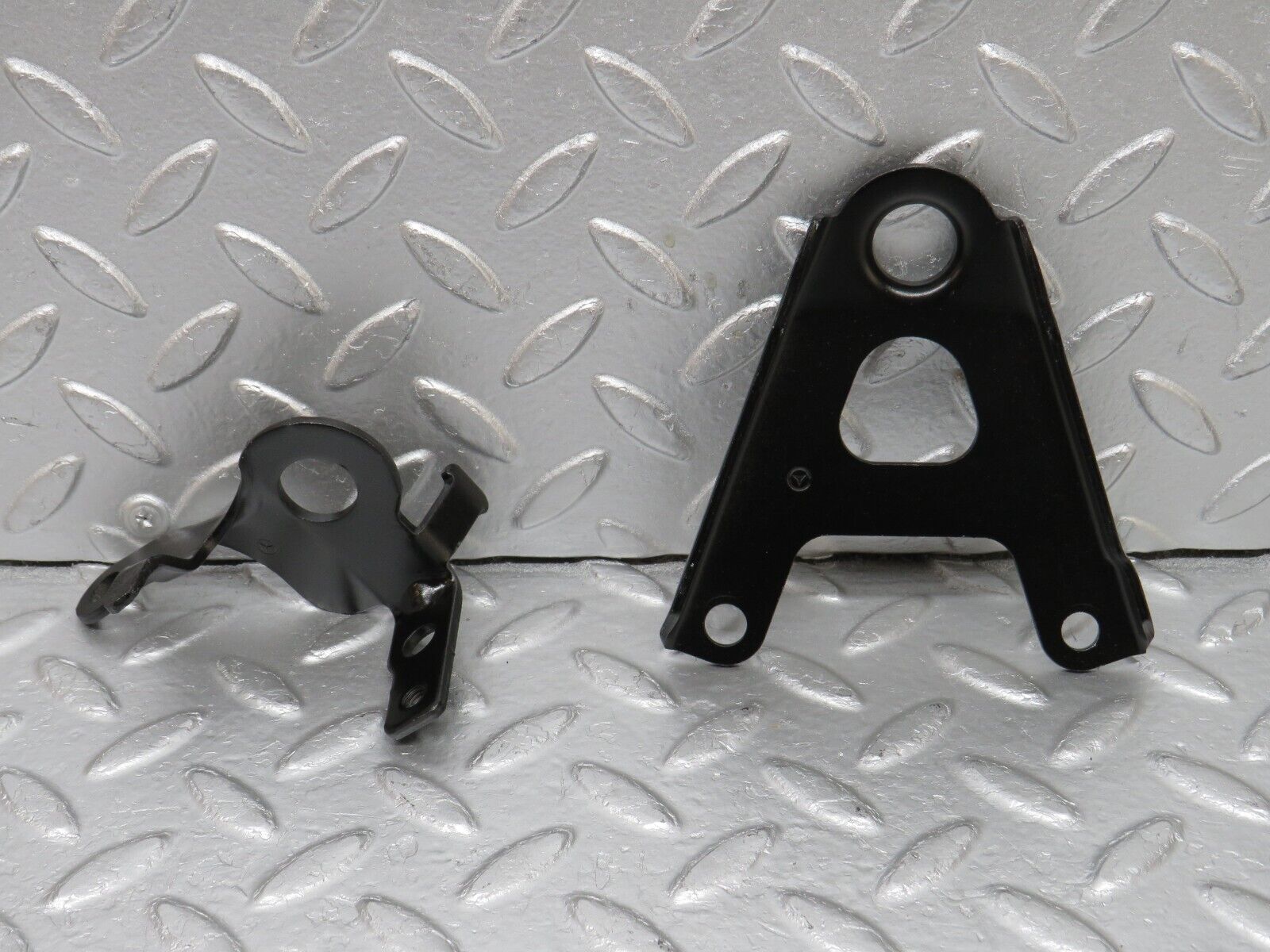 33547 Mercedes-Benz W202 C180 Engine Lifting Eyes Hooks