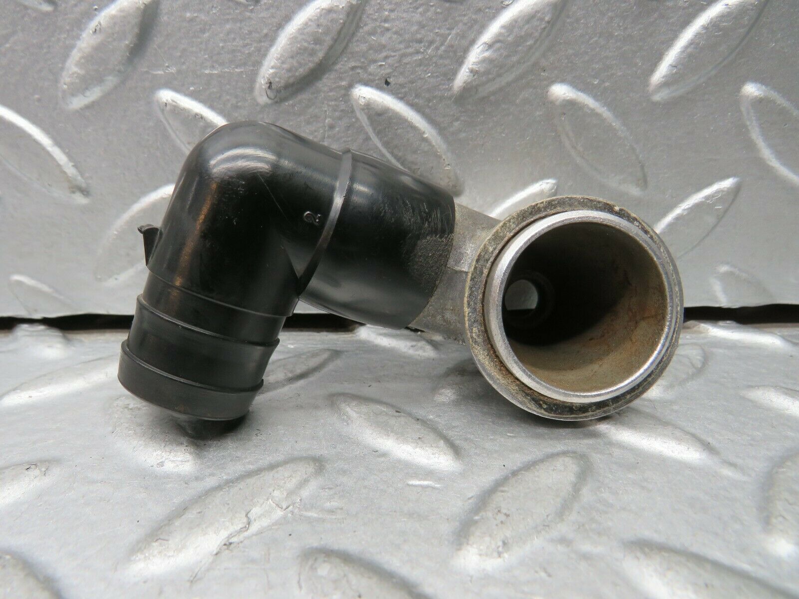 22220 Mercedes-Benz S123 280TE Engine Oil Return Pipe 1101870226