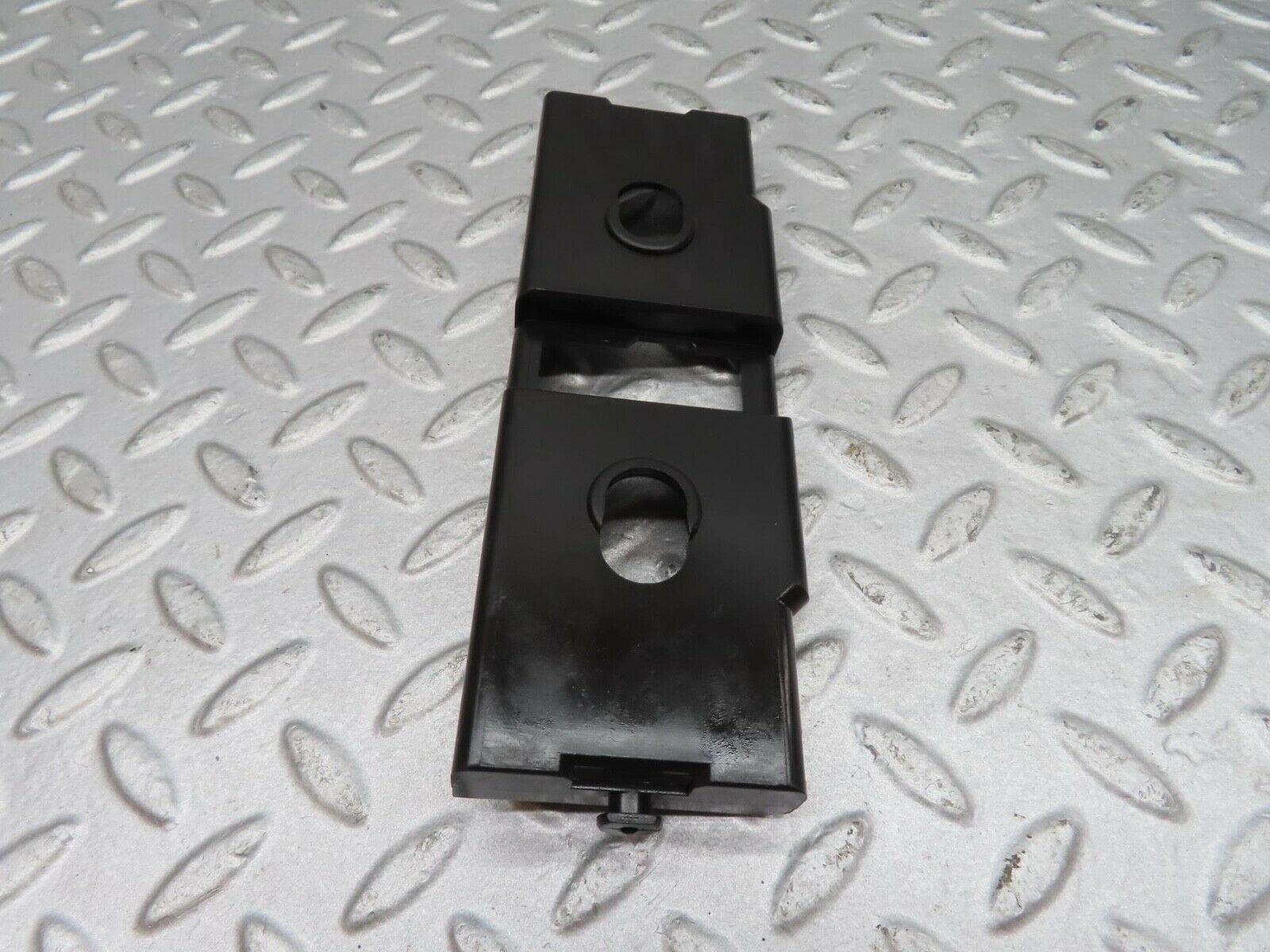 16216 Mercedes-Benz W124 260E Heating Regulator Holder Reinforcement 1248330214