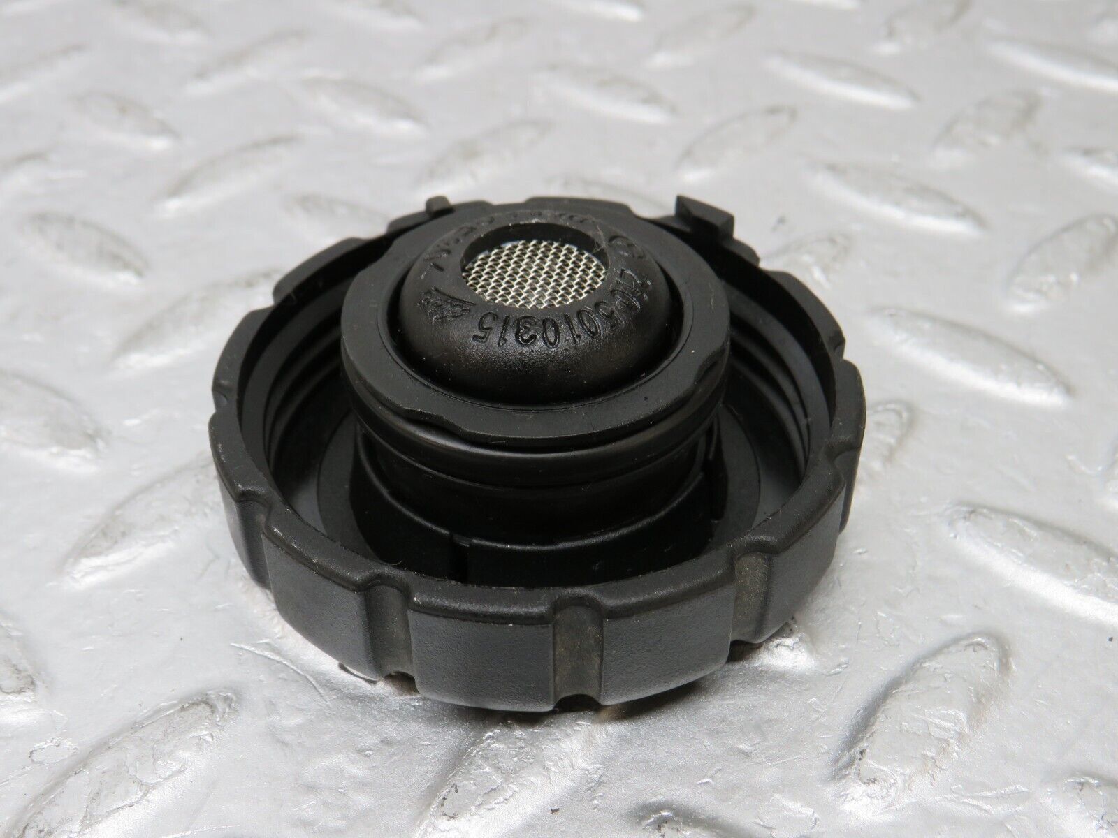 35309 Mercedes-Benz W210 Coolant Tank Reservoir Cap 2105010315