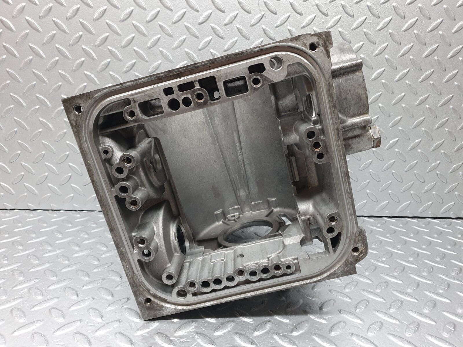 41321 Mercedes-Benz W123 300D Automatic Gearbox Housing 722.118 1152714501 1232702801