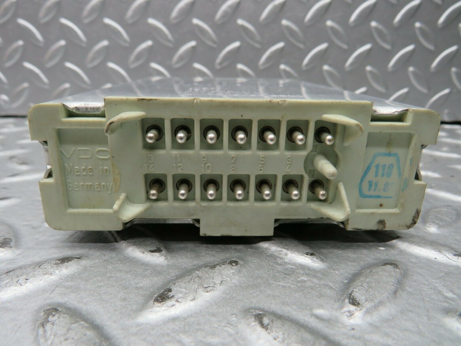 22110 Mercedes-Benz S123 280TE Cruise Control Module Unit 0015457932