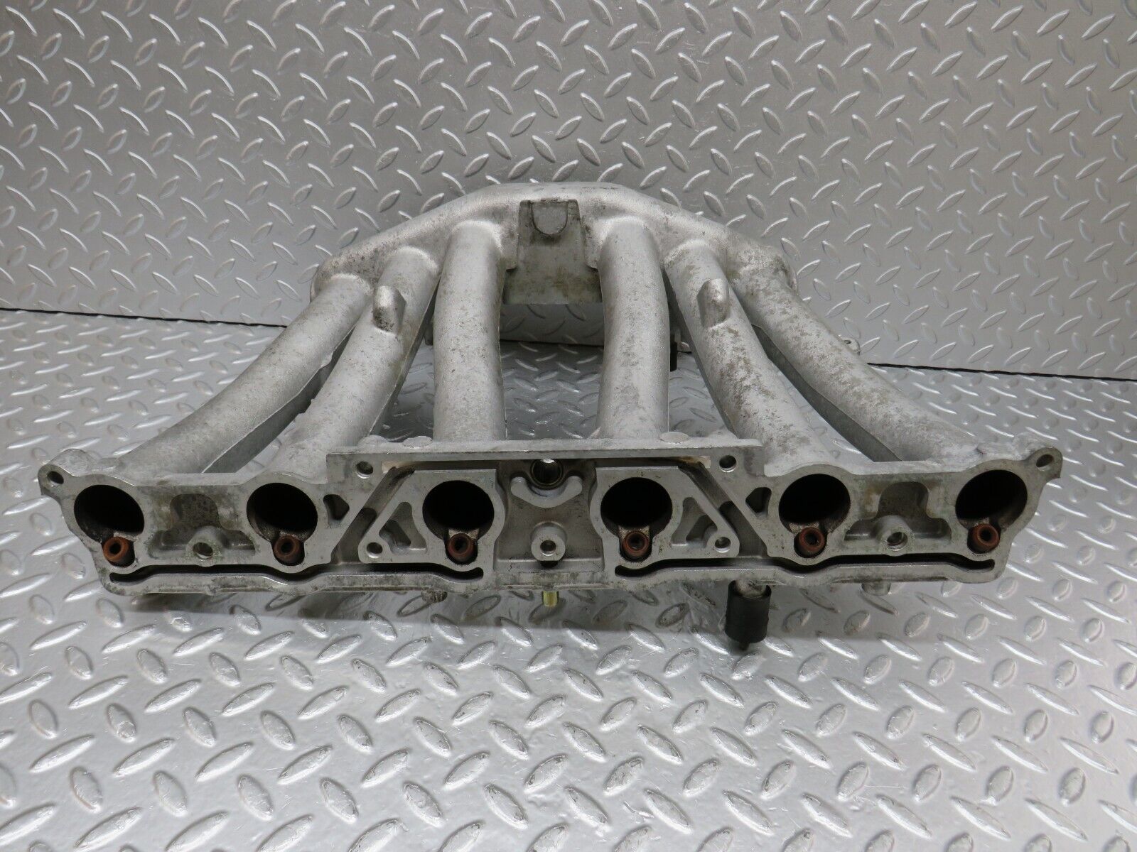 34207 Mercedes-Benz W124 260E Intake Manifold 1031411601