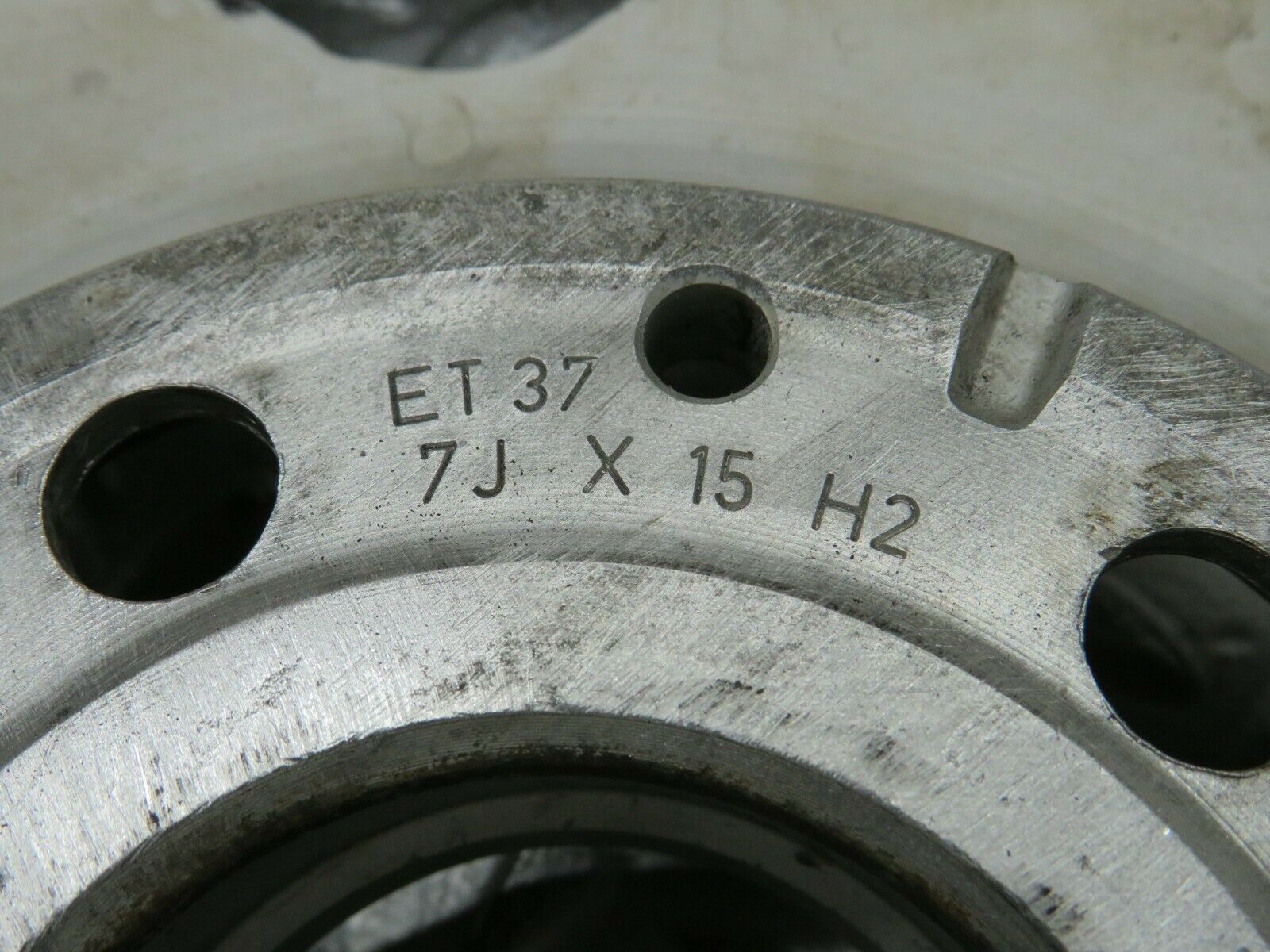22843 Mercedes-Benz S123 280TE Alloy Wheel 7Jx15H2 ET37 1704010002