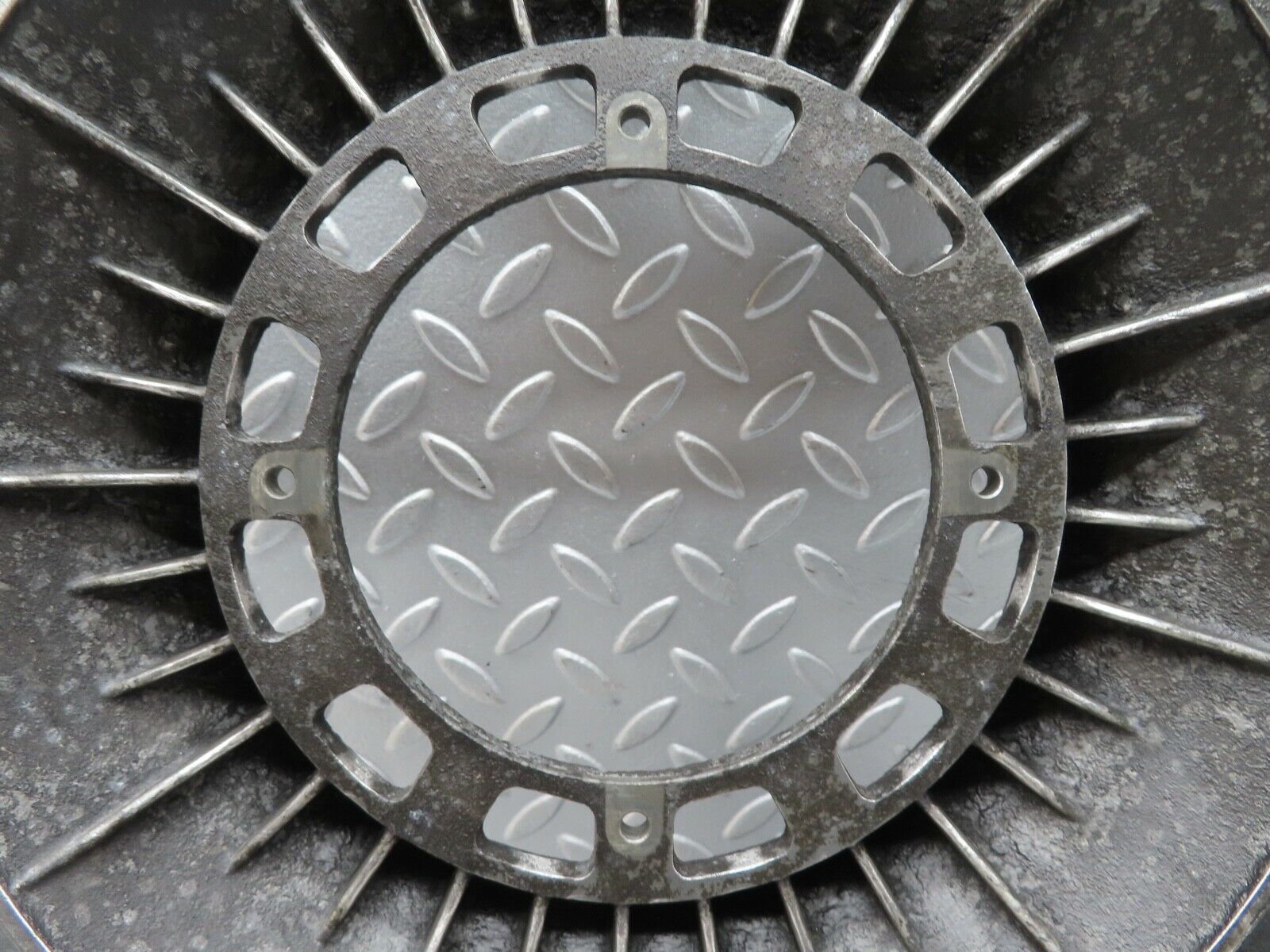 17640 Mercedes-Benz W116 450SEL Engine Cooling Fan