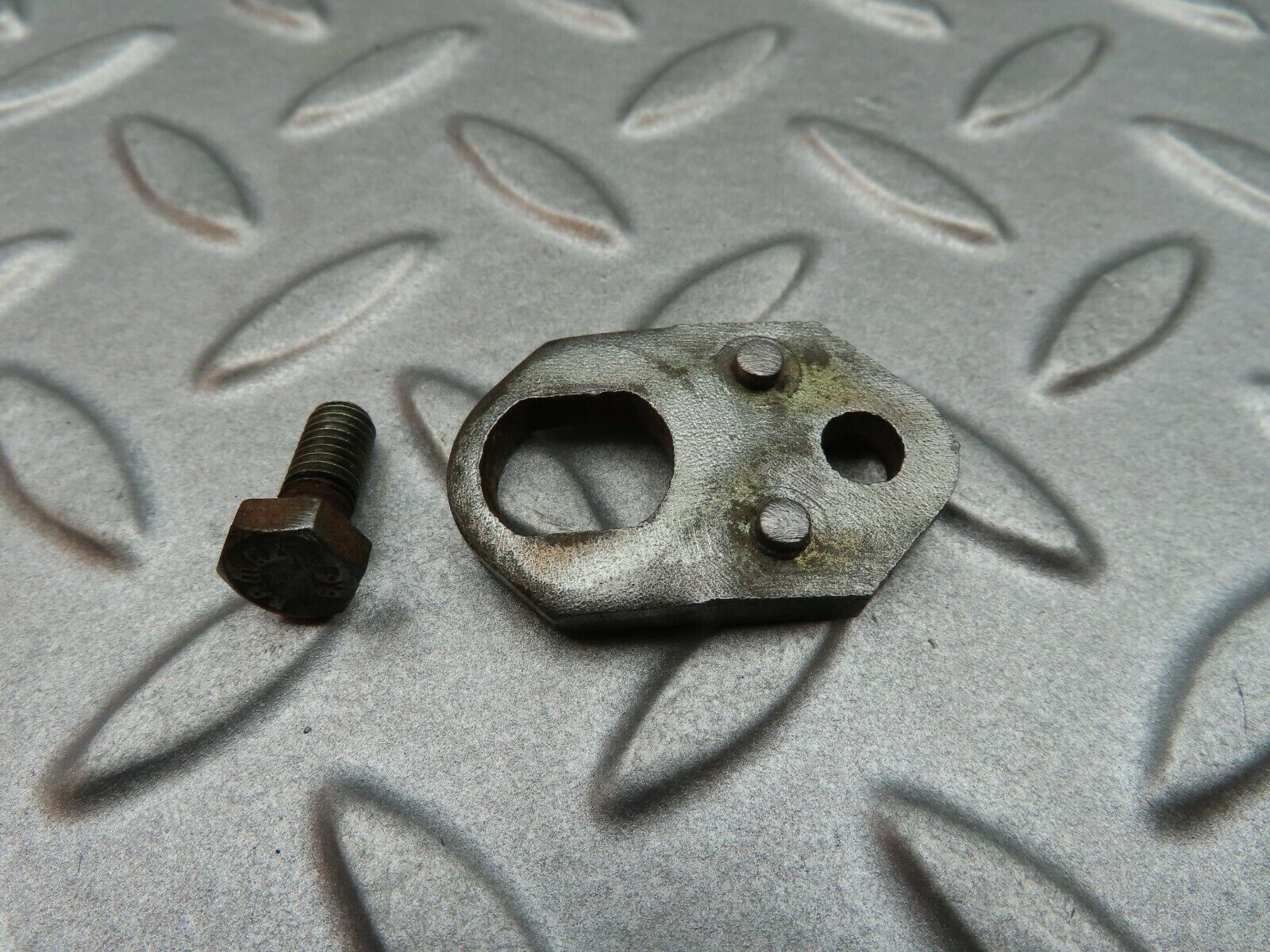 5125 Mercedes-Benz R107 350SL Coupe Fuel Injector Bracket