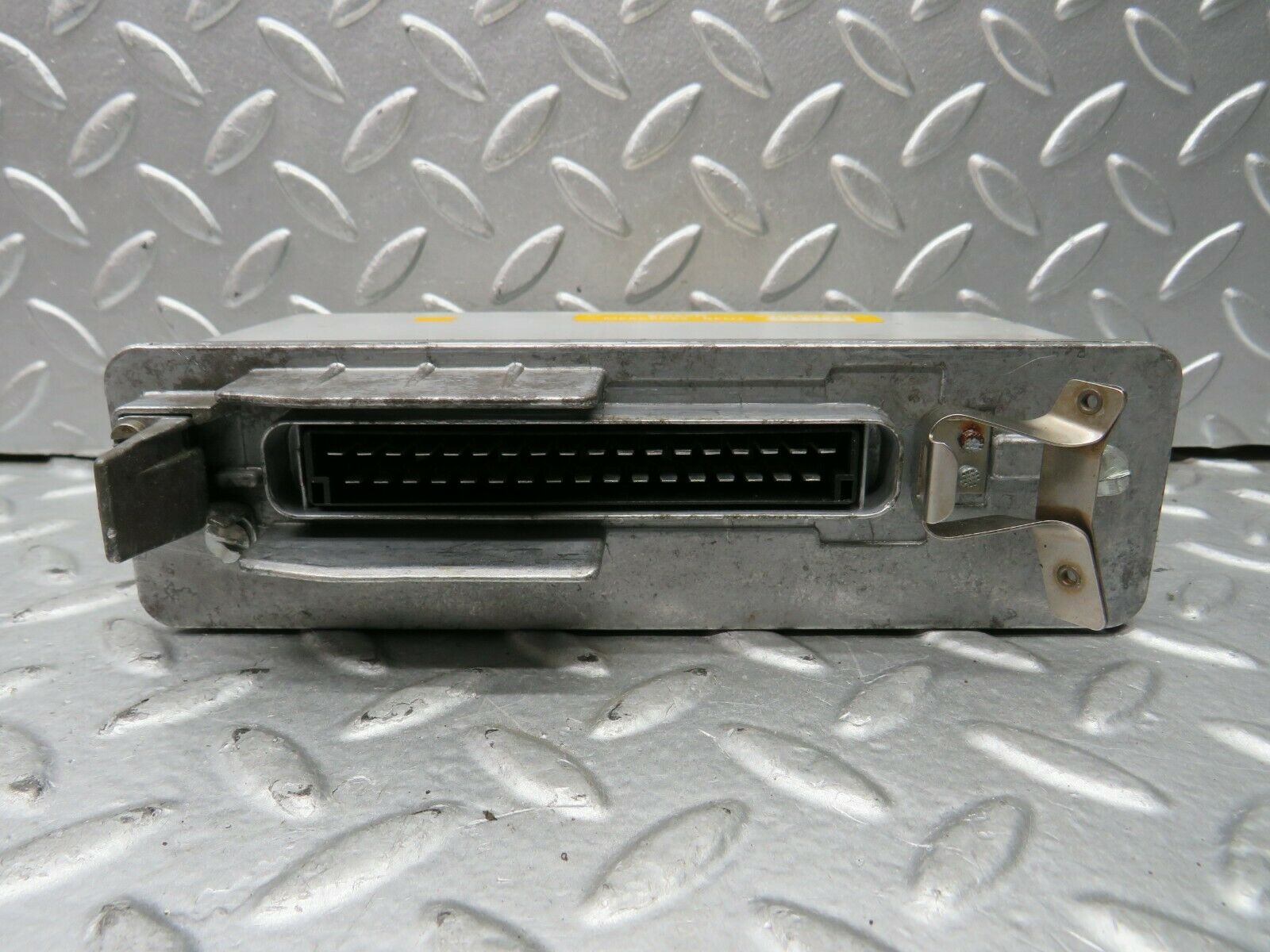 22101 Mercedes-Benz S123 280TE Wagon Brake ABS Control Unit Module 0265101006