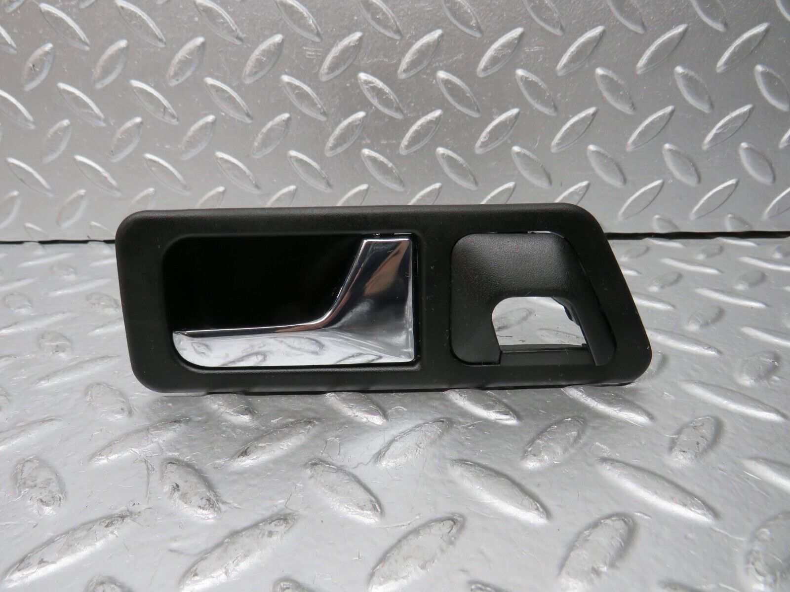30584 Mercedes-Benz W201 190E 2.0L Right Interior Door Handle 2017660264