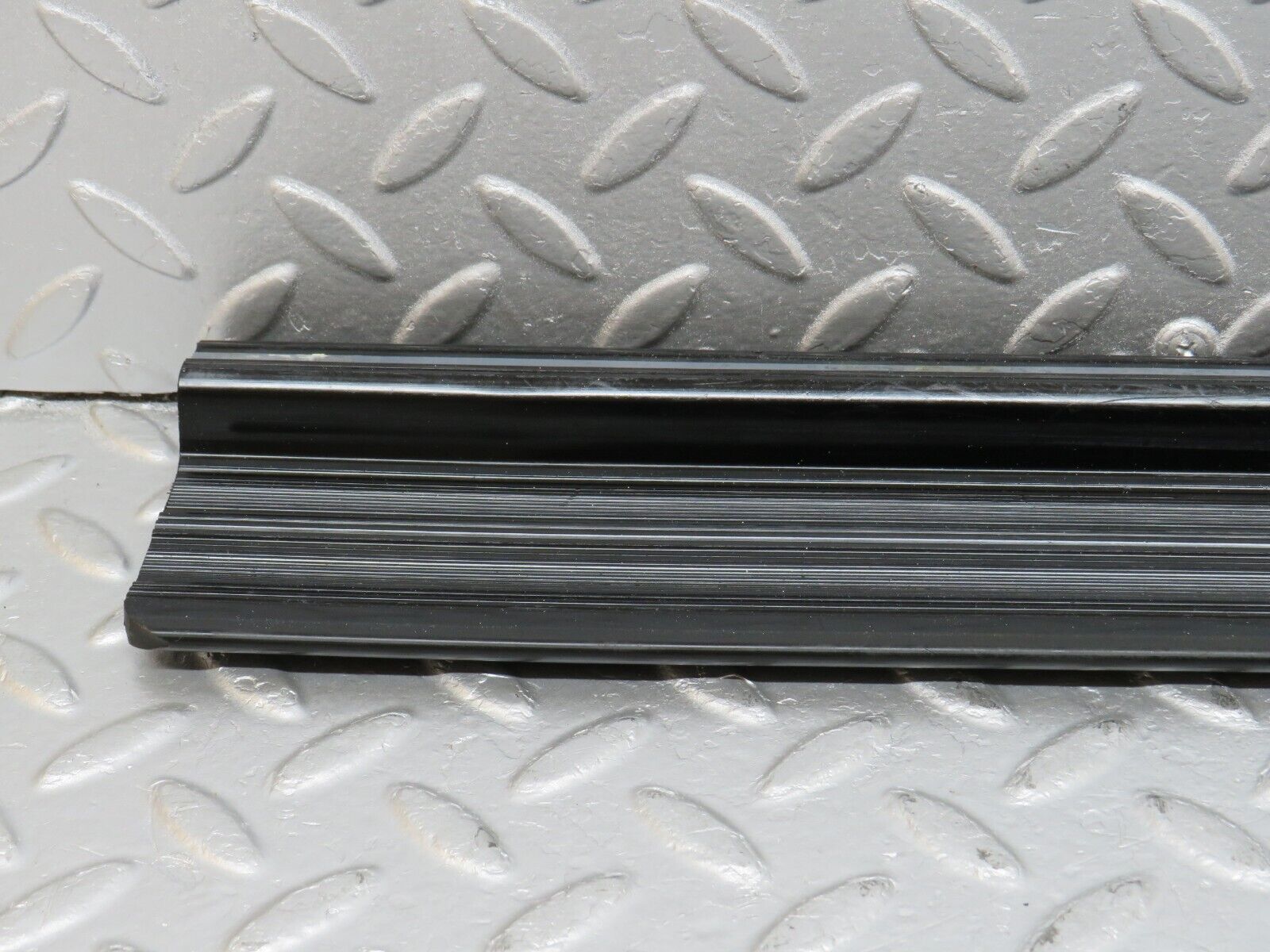 40633 Mercedes-Benz W123 300D Rear Right Door Sill Trim Black
