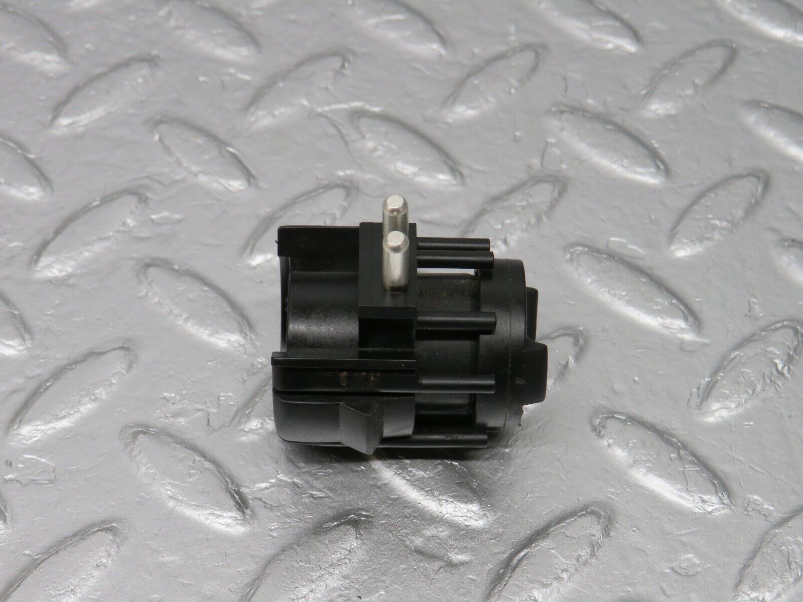 40683 Mercedes-Benz W123 300D Kick Down Switch 0015456314