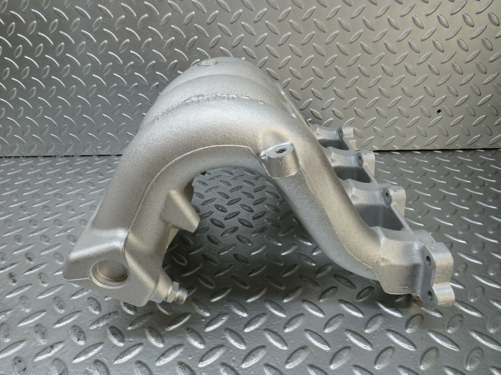 24332 Mercedes-Benz S124 220TE Wagon Intake Manifold 1111411201