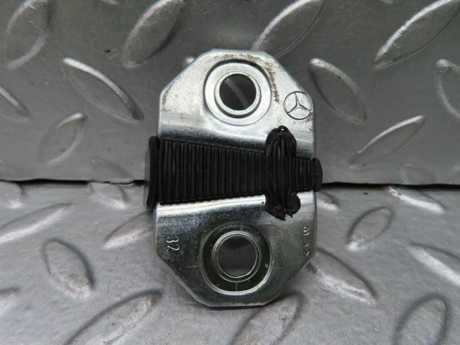 14884 Mercedes-Benz W140 S320 Door Lock Latch Left Side