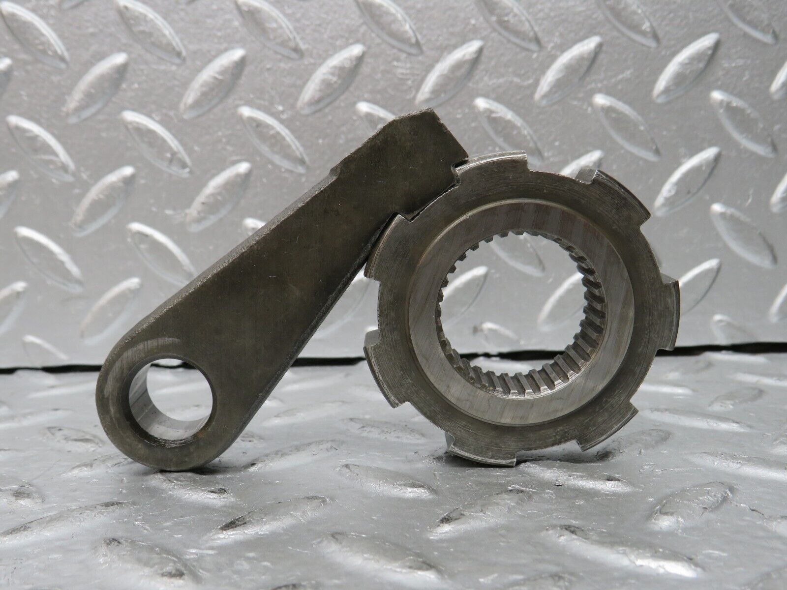 30222 Mercedes-Benz W123 230E Auto Gearbox Parking Gear 722.122