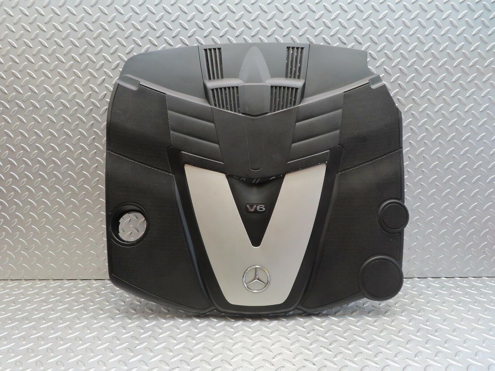 11297 Mercedes-Benz W221 S320 Engine Cover 6420100167
