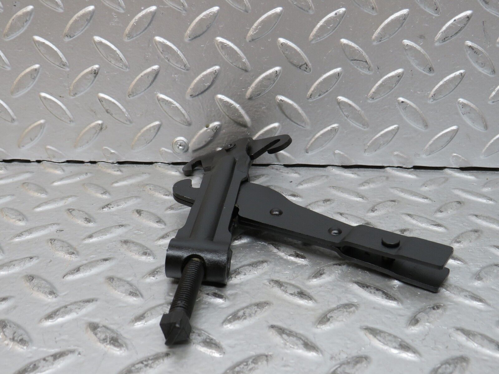 28376 Mercedes-Benz S123 240D Wagon Handbrake Adjusting Handbrake Regulator