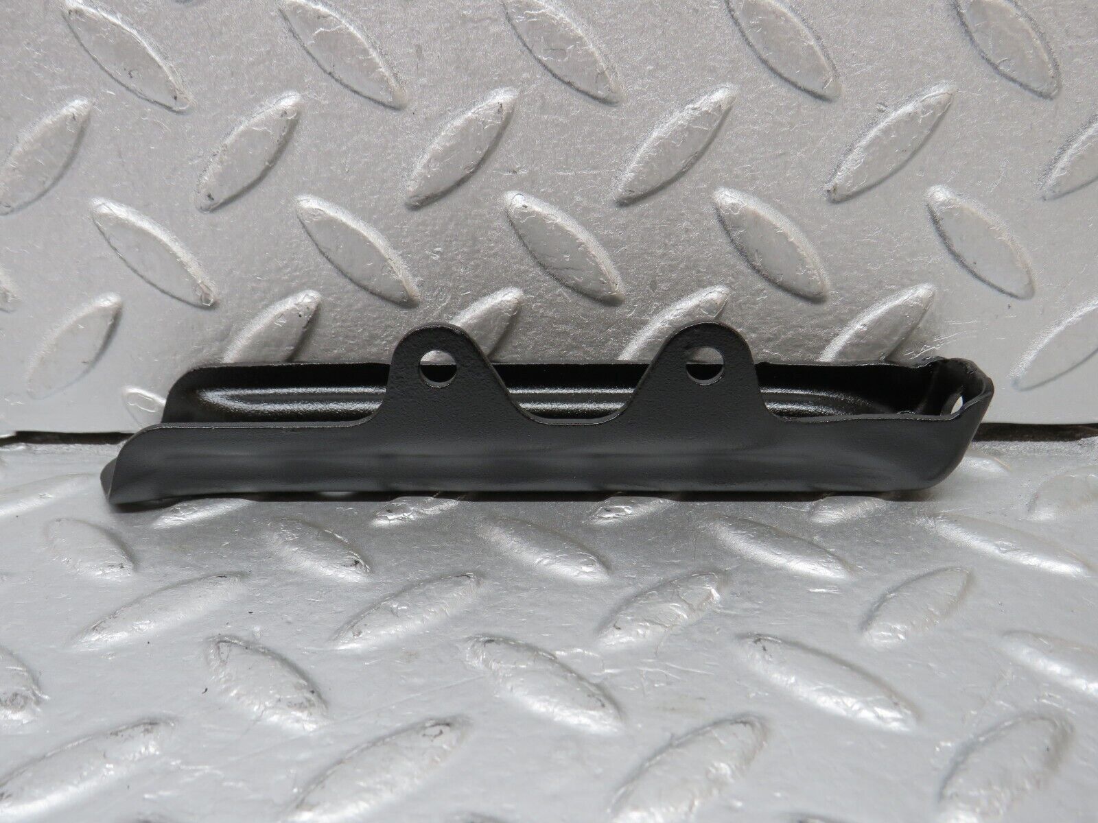 38926 Mercedes-Benz W201 190E 2.6L Air Intake Manifold Bracket