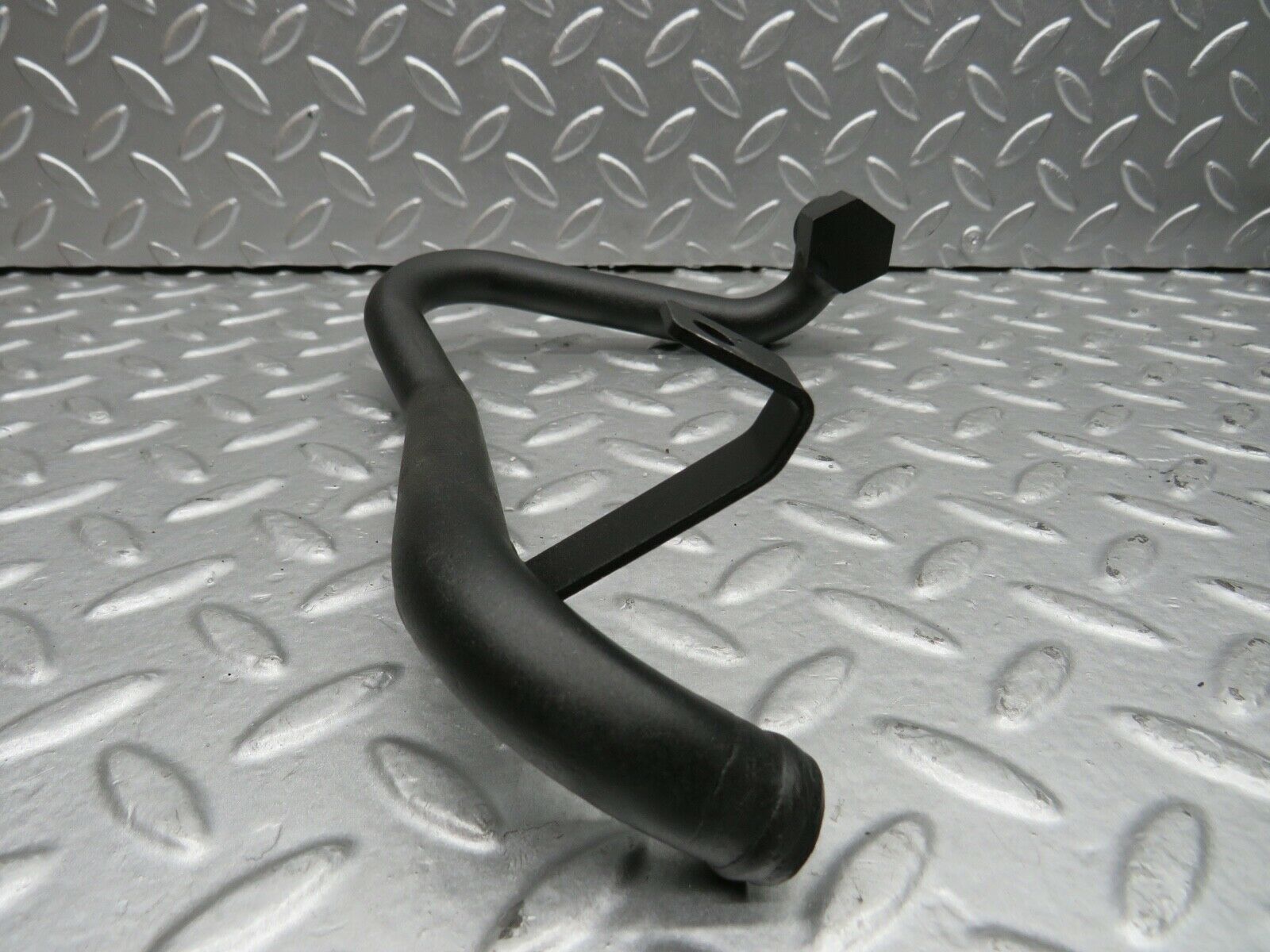 21912 Mercedes-Benz W126 300SE Coolant Hose Pipe