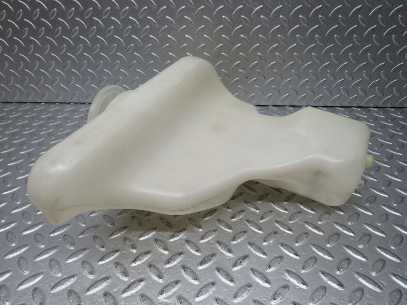 27599 Mercedes-Benz S124 300TE Windscreen Washer Reservoir Tank 1248691120