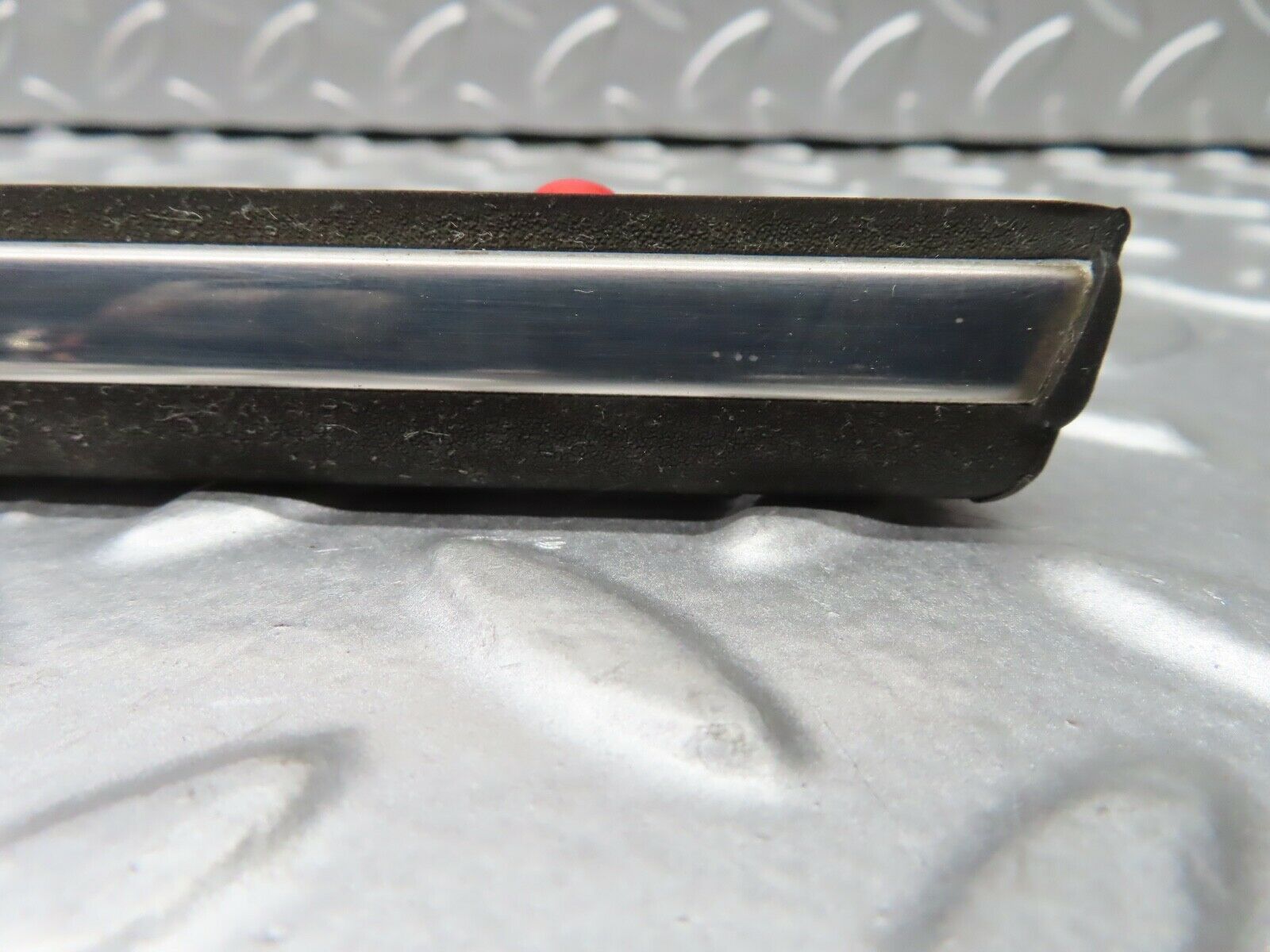 21105 Mercedes-Benz W123 230E Rear Left Door Centre Moulding Trim