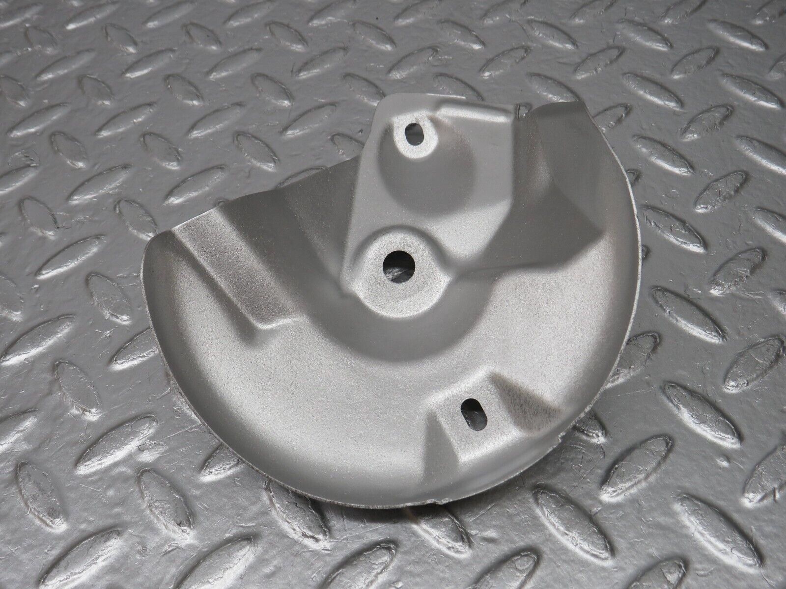 33534 Mercedes-Benz W202 C180 Engine Mount Bracket Heat Shield