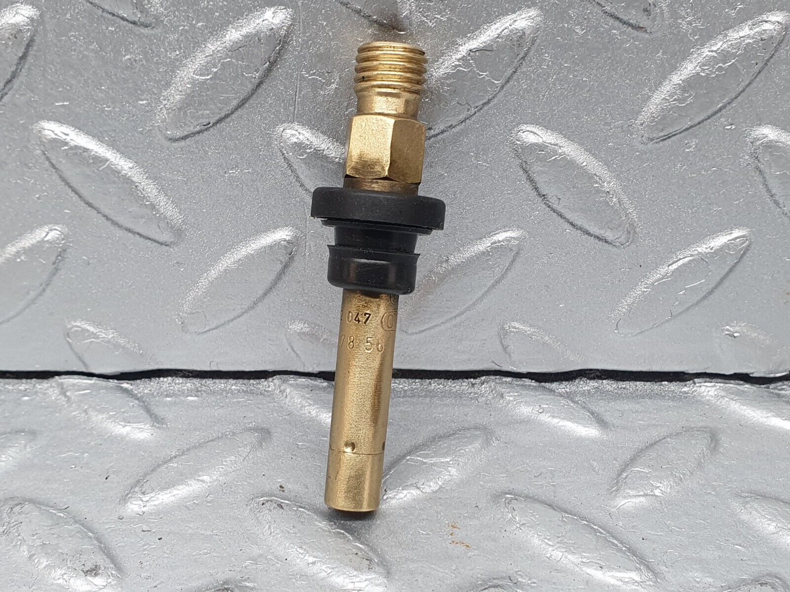 41035 Mercedes-Benz W126 300SE Fuel Injector Bosch 0000785623 0437502047