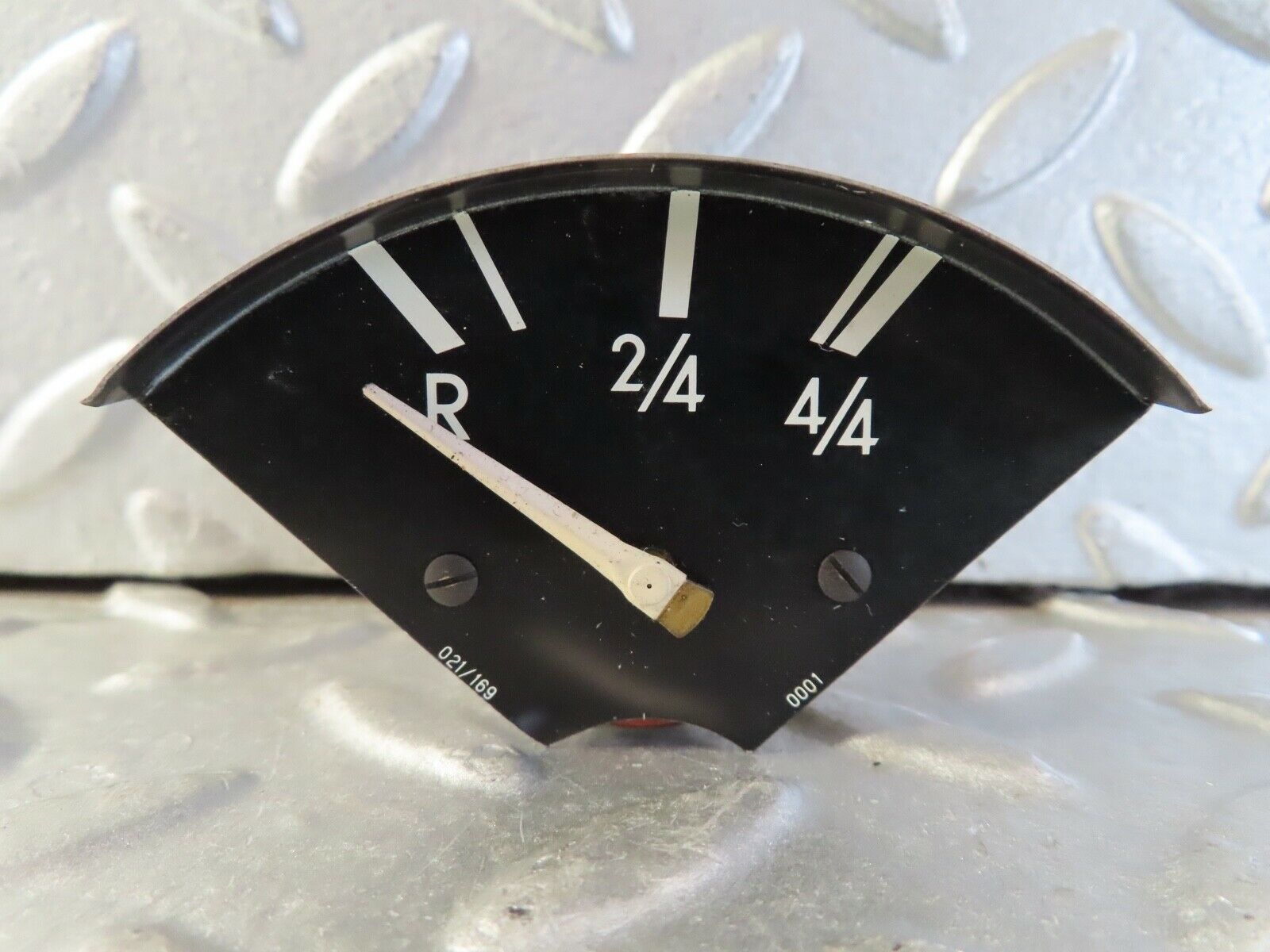 10644 Mercedes-Benz W115 Fuel Gauge