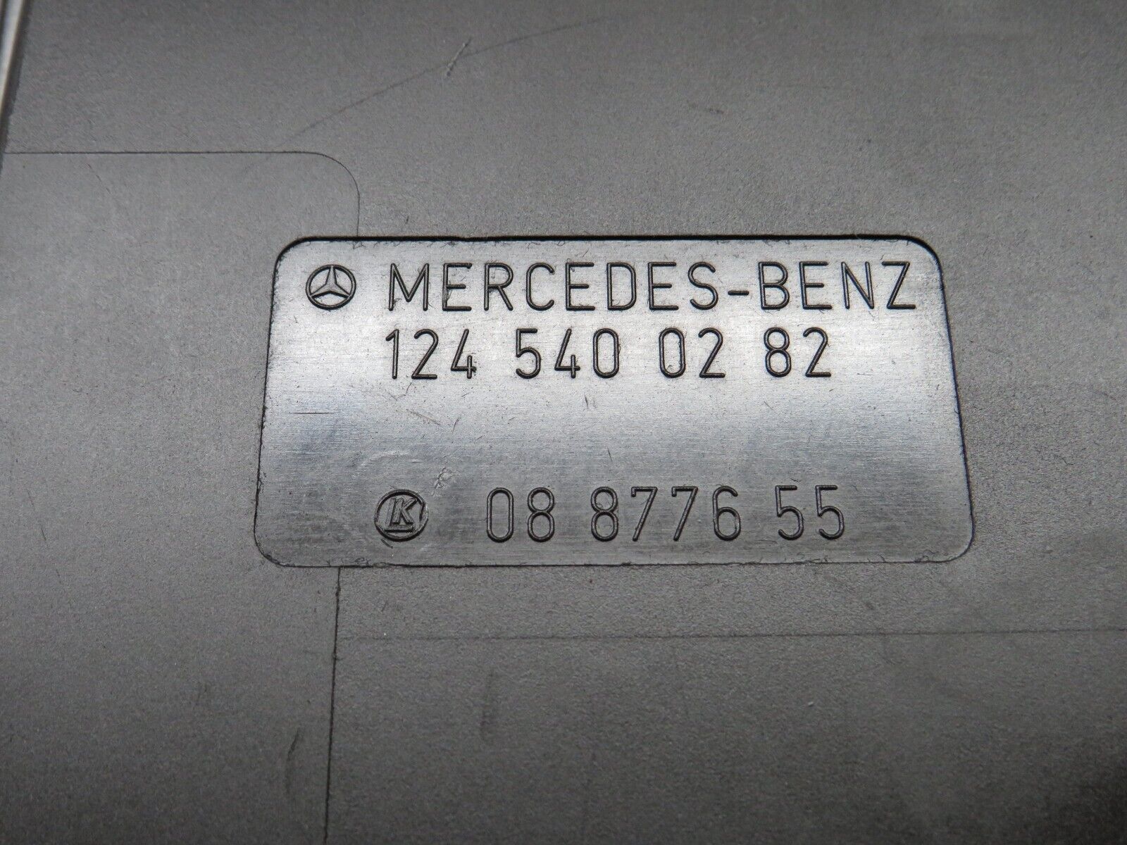 37959 Mercedes-Benz A124 320E Cabriolet Fuse Box Lid 1245452700 1245400282 1245400182