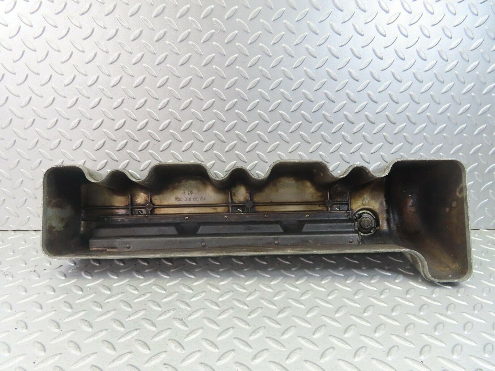 8552 Mercedes-Benz W108 Cylinder Head Valve Cover 1300160005