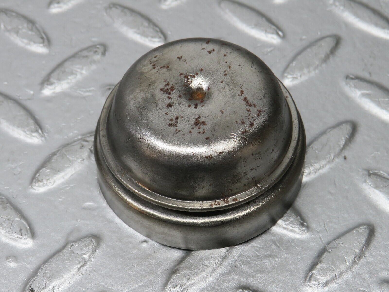 33478 Mercedes-Benz W202 C180 Wheel Hub Locking Cap