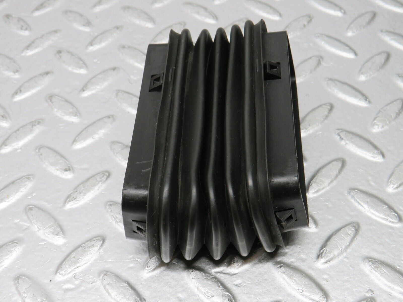 33456 Mercedes-Benz W202 C180 Front Door Wire Protector Rubber 2028210097