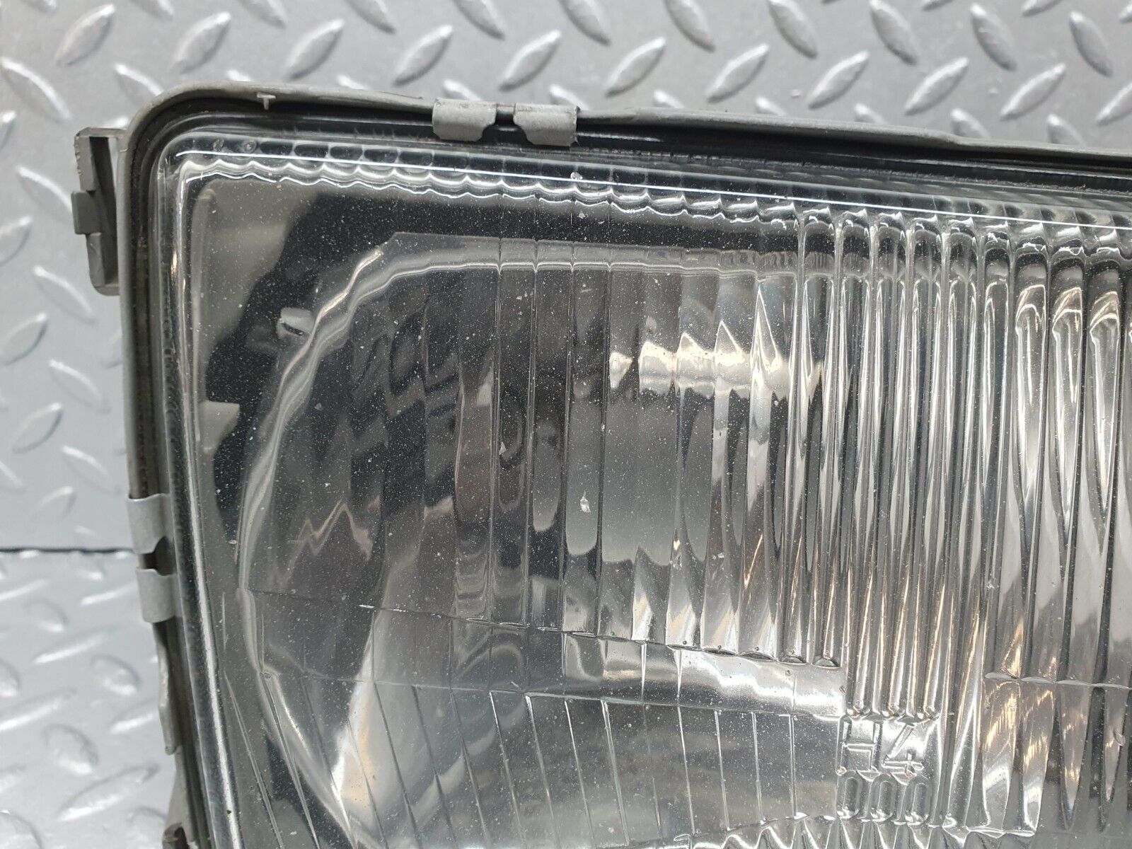 41013 Mercedes-Benz W126 300SE Headlight Right Side Bosch 1268209361 030106570