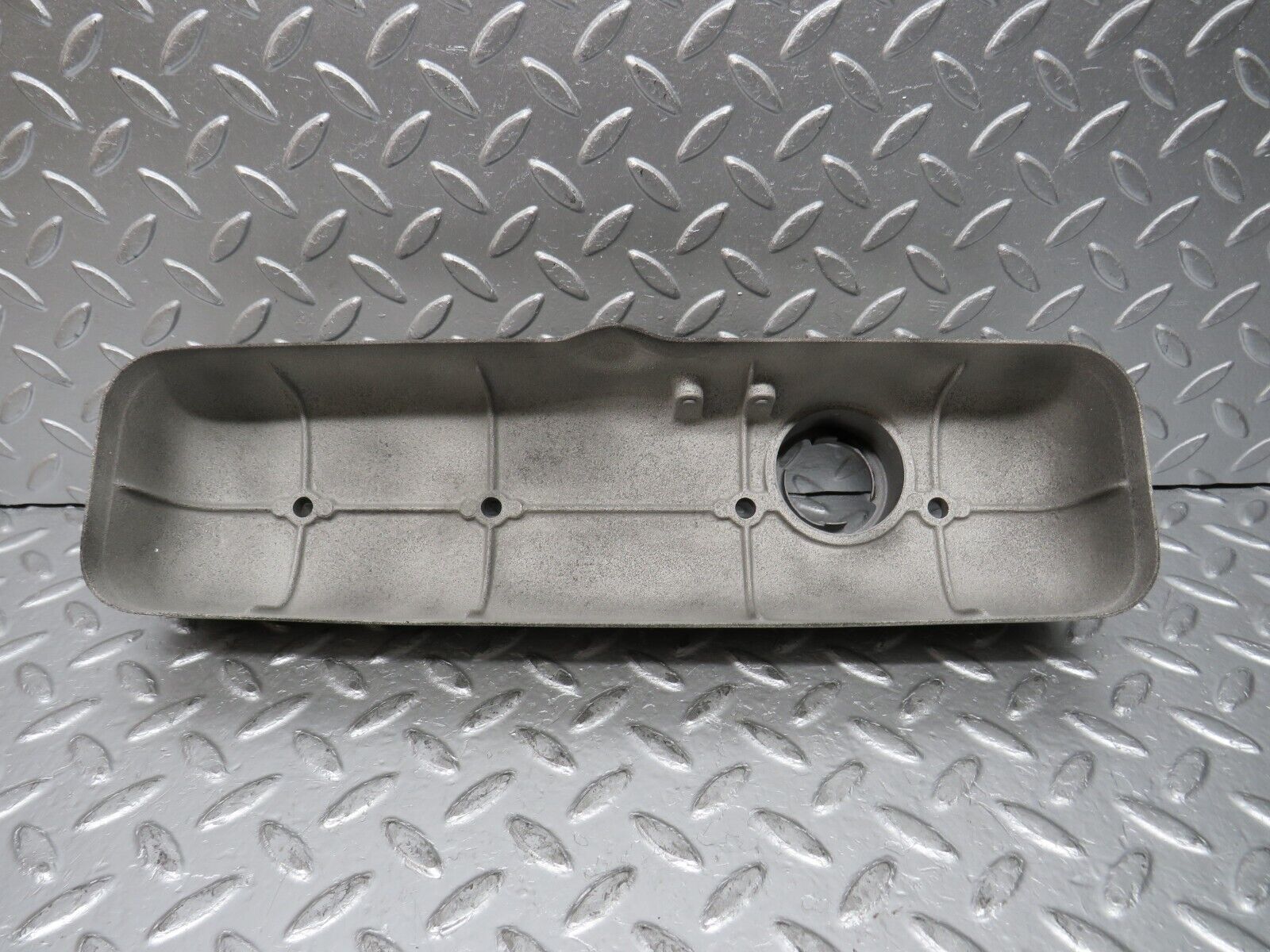 0303 Mercedes-Benz W120 180D Ponton Rocker Cover Valve cover