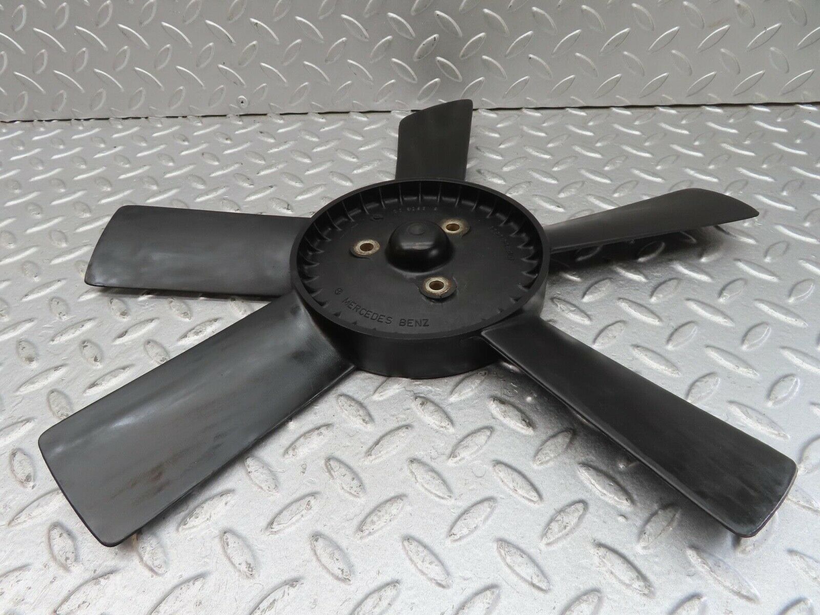 13573 Mercedes-Benz W123 200 Engine Cooling Fan 6162050506