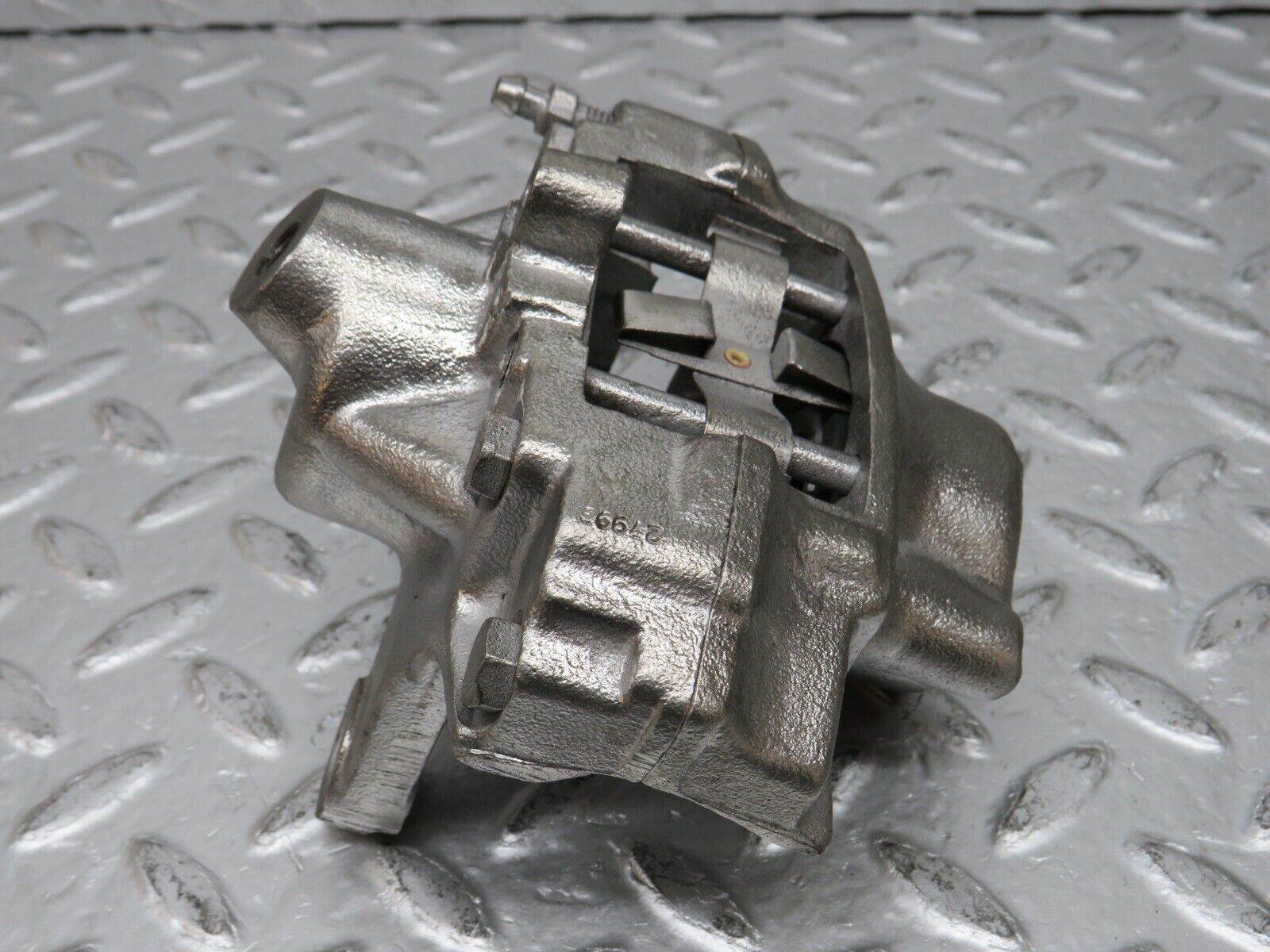 32661 Mercedes-Benz S124 300TE Wagon Rear Right Brake Caliper ATE 8P