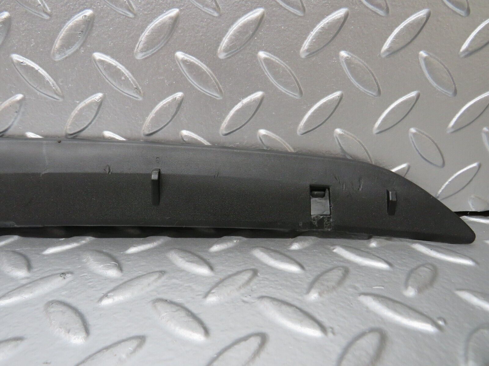 25637 Mercedes-Benz W123 200 C Pillar Exterior Plastic Trim Right Side