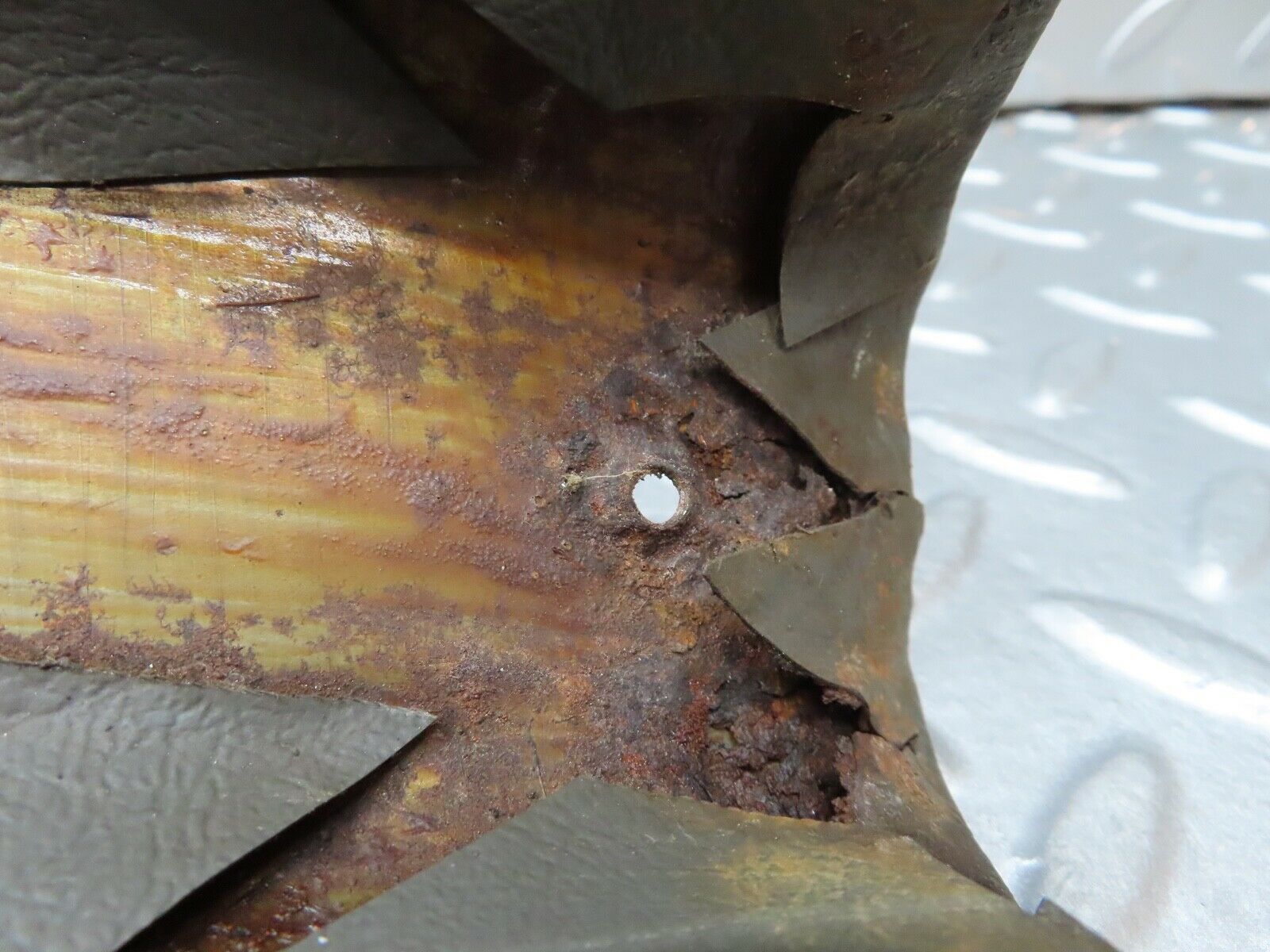 18897 Mercedes-Benz W121 190b Ponton B Pillar Cover Left Side Brown