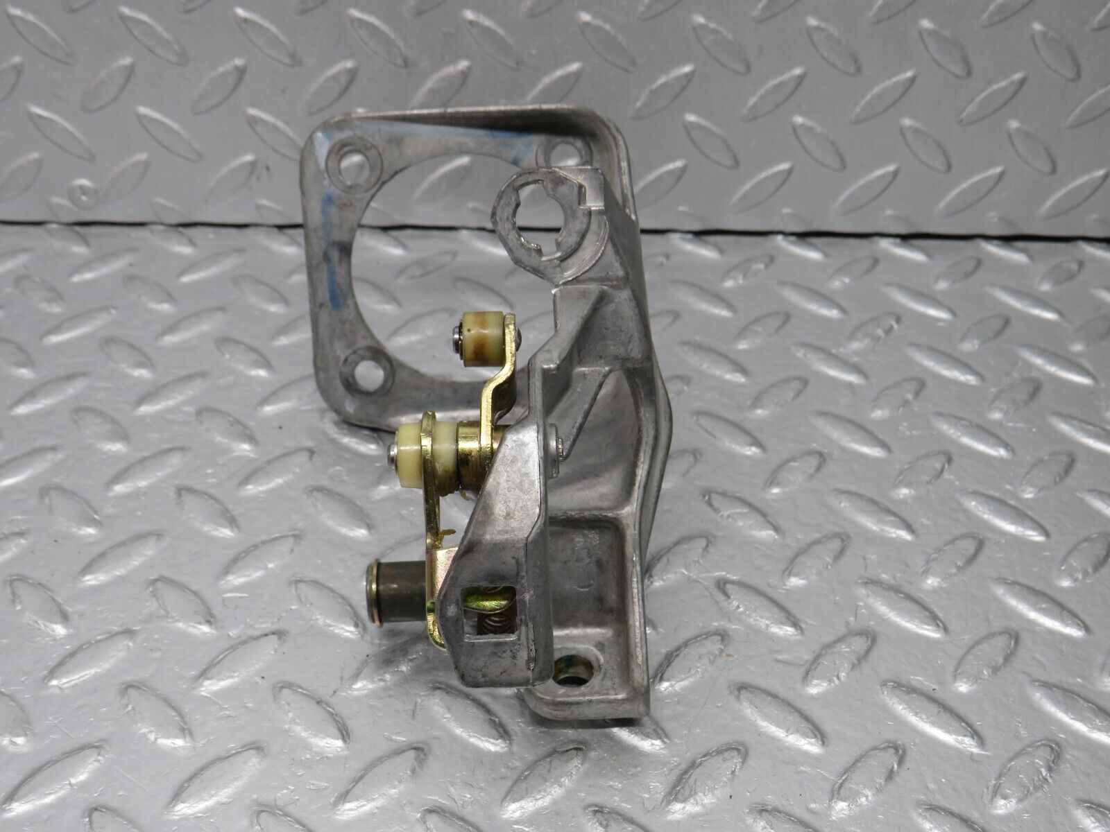38764 Mercedes-Benz W201 190E 2.6L Brake Pedal Bracket 1242900919