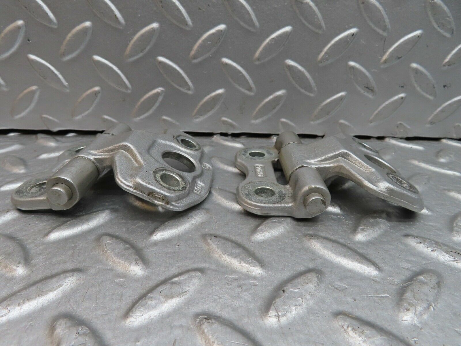 19342 Mercedes-Benz C140 CL420 Coupe Left Door Hinges Pair