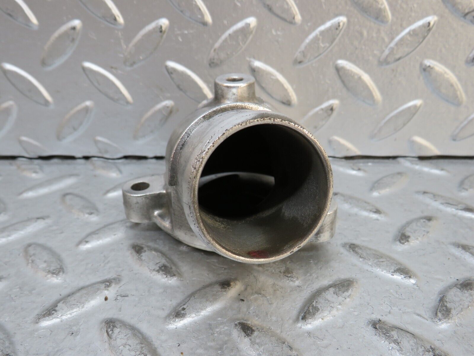 29100 Mercedes-Benz C124 320CE Coupe Thermostat Housing 1042030274