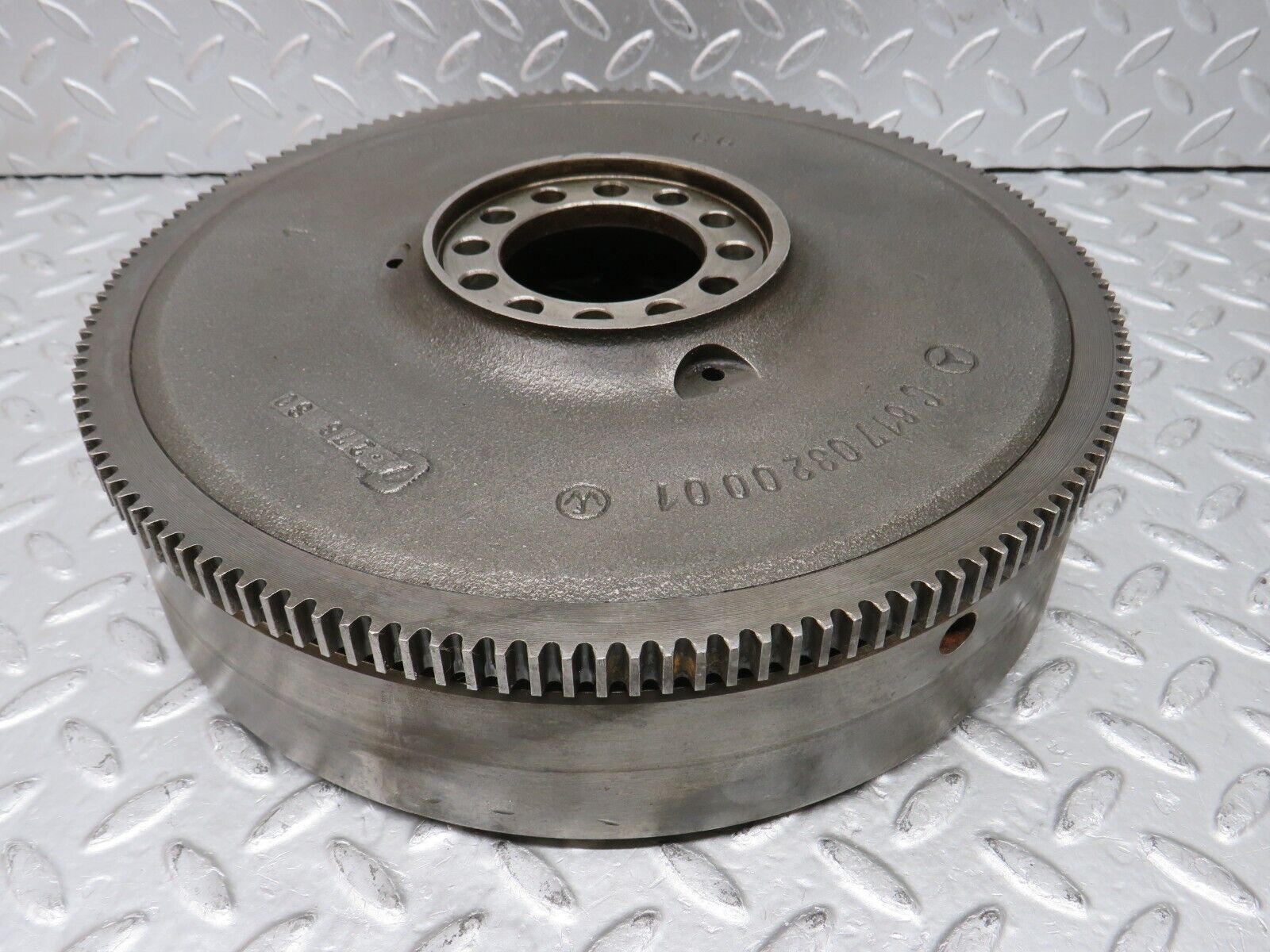 32882 Mercedes-Benz W123 300D Flywheel Starter Ring Manual Gearbox 6170320001