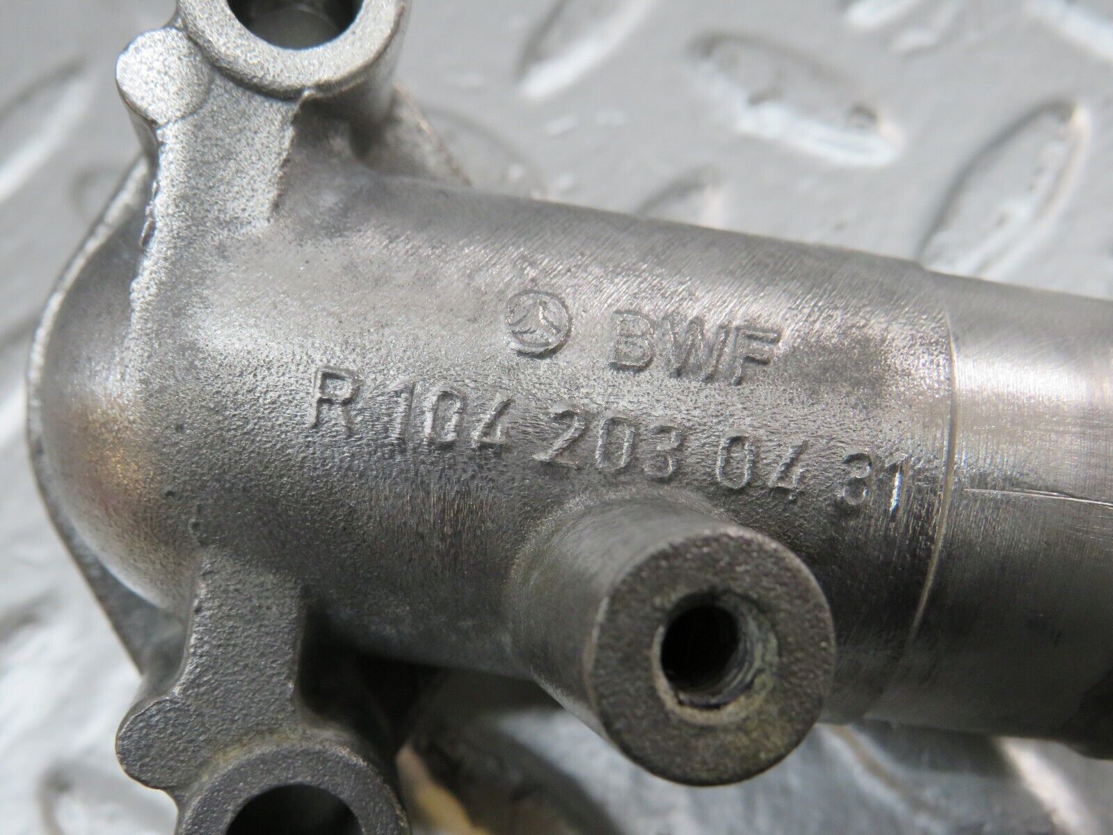 24855 Mercedes-Benz W140 S320 Coolant Flange Pipe 1042030431