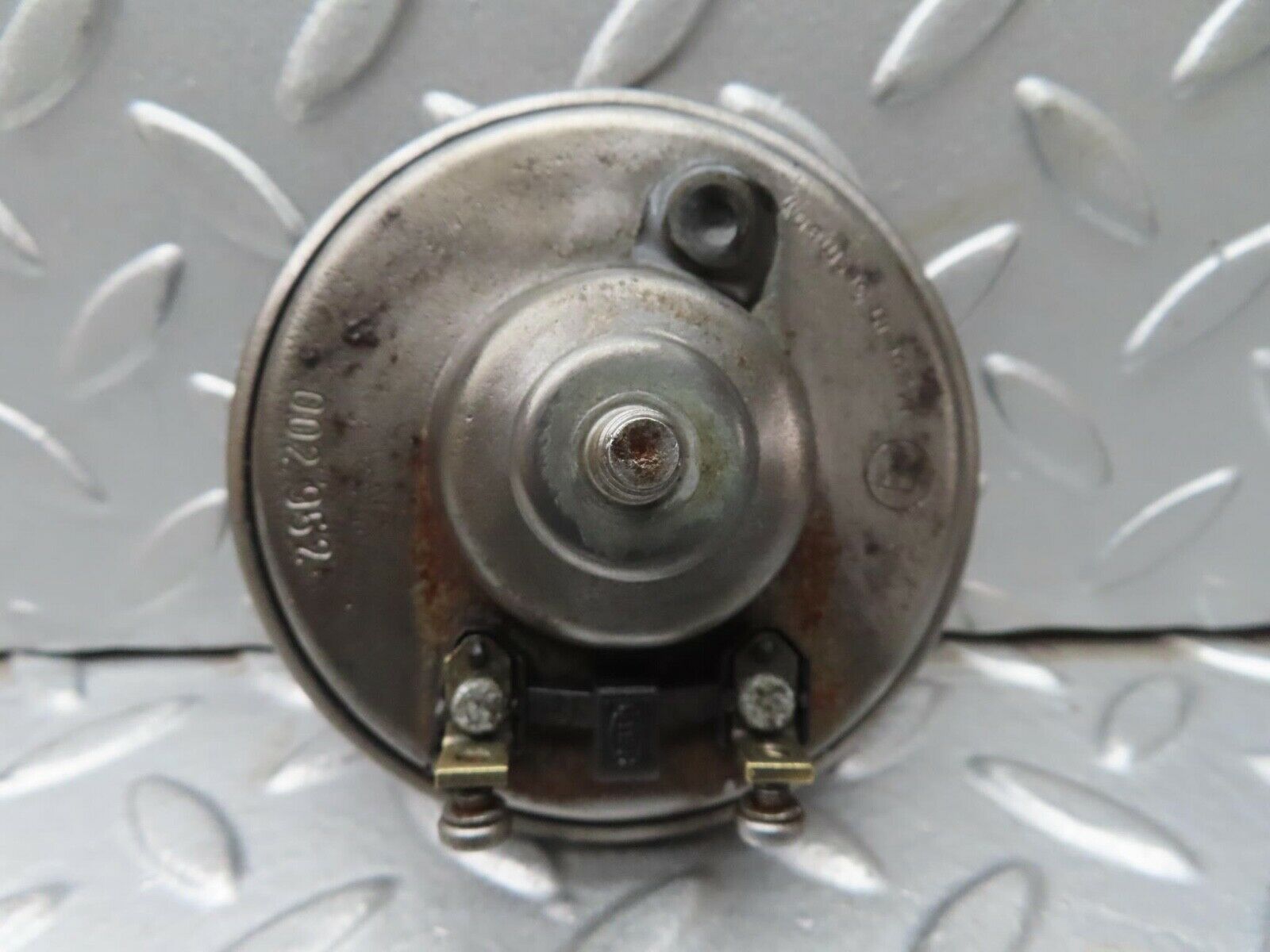 13590 Mercedes-Benz W123 200 Horn 002952