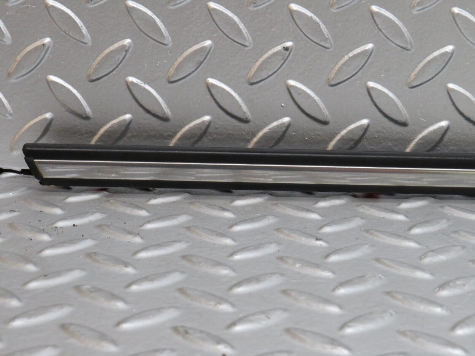 28238 Mercedes-Benz S123 240D Wagon Front Left Door Centre Moulding Trim
